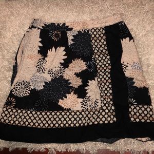 Floral skirt with pockets!